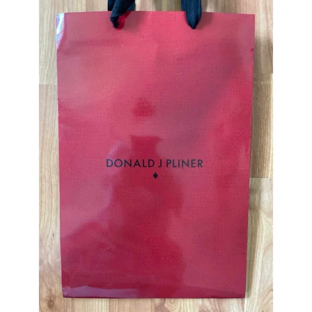 Donald J Pliner Gift Bag